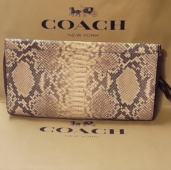 COACH MADISON CLUTCH/WRISTLET - Picture 12 of 13